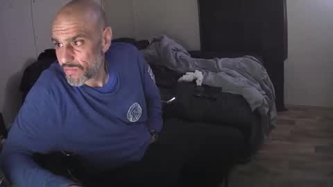 Muffdiver online show from February 12, 2026, 1:22 am