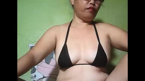 Snapshot of muffy_bunny chatting on May 8, 2026, 8:25 pm muffy_bunny online show from May 8, 2026, 8:25 pm
