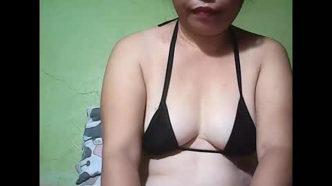 Snapshot of muffy_bunny chatting on May 20, 2026, 9:21 pm muffy_bunny online show from May 20, 2026, 9:21 pm