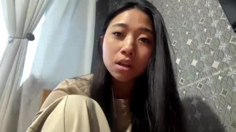 Mia online show from March 8, 2026, 9:18 pm