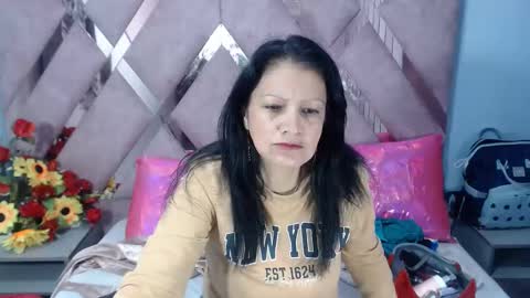 Snapshot of mulan_sexy01 chatting on December 31, 2024, 2:47 pm Mulan online show from December 31, 2024, 2:47 pm