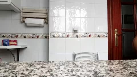 Laly online show from September 25, 2025, 8:18 am