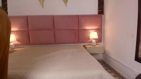 Muller Asher online show from October 31, 2025, 10:44 pm