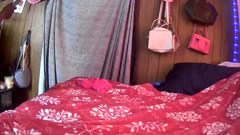 Snapshot of mumnxdor chatting on April 3, 2026, 3:43 pm mumnxdor online show from April 3, 2026, 3:43 pm