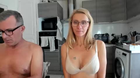 LOVELY JULIA  Peter DAY online show from November 6, 2025, 12:28 pm