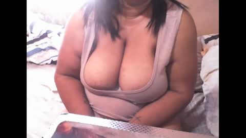 Snapshot of munniegalz1 chatting on January 26, 2025, 2:08 pm your angel online show from January 26, 2025, 2:08 pm