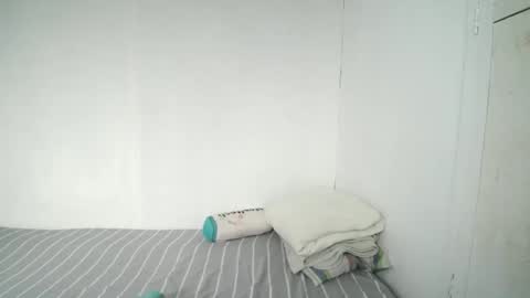 moan yeeka online show from December 20, 2024, 4:20 am