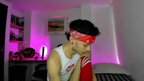 murielkarmesi online show from January 3, 2025, 8:11 pm