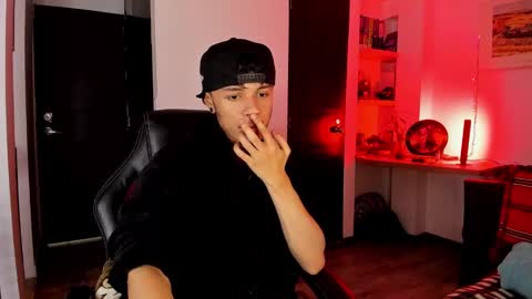 murielkarmesi online show from January 21, 2025, 2:00 am