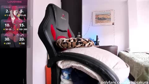 murielkarmesi online show from March 1, 2025, 6:54 pm