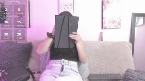 muriell_69 online show from September 14, 2025, 7:35 pm