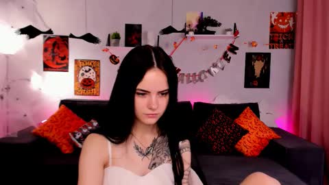 Snapshot of murkasky chatting on October 24, 2025, 5:04 am Mila online show from October 24, 2025, 5:04 am