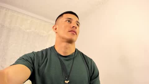 Muscle Man online show from November 20, 2025, 10:31 pm