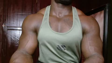 musclegod23 online show from April 11, 2026, 8:40 am
