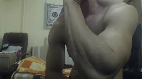 Snapshot of musculargod chatting on December 15, 2024, 9:20 pm SexyMuscled online show from December 15, 2024, 9:20 pm