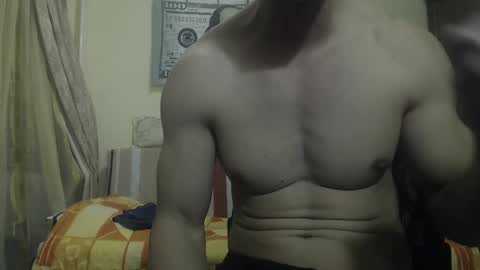 Snapshot of musculargod chatting on January 16, 2025, 9:40 pm SexyMuscled online show from January 16, 2025, 9:40 pm