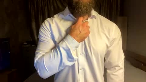 muscularjuggler online show from June 30, 2026, 4:19 pm
