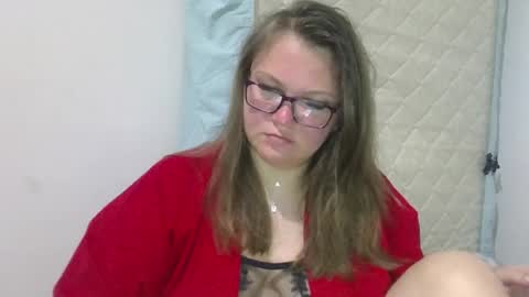 musechic_wild online show from April 8, 2026, 9:37 pm