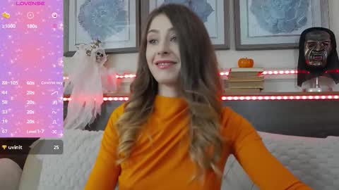 Luna  online show from October 30, 2025, 8:31 pm