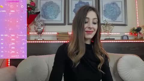 Luna  online show from November 17, 2025, 7:30 pm