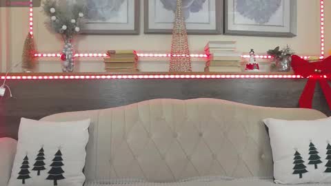 Luna  online show from December 18, 2025, 9:32 pm