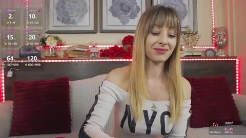 Luna  online show from April 16, 2026, 5:47 pm