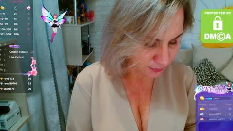 Snapshot of music_fairy chatting on January 10, 2025, 7:25 am Lana online show from January 10, 2025, 7:25 am