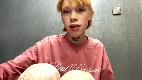 Snapshot of musigirl chatting on November 23, 2025, 8:08 pm Polik online show from November 23, 2025, 8:08 pm