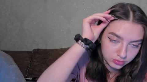 Snapshot of muuur_fam chatting on September 26, 2025, 3:49 pm HEY online show from September 26, 2025, 3:49 pm