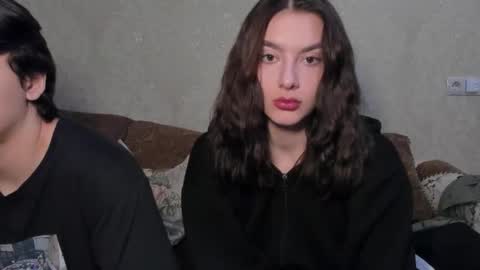 Snapshot of muuur_fam chatting on October 7, 2025, 9:34 pm HEY online show from October 7, 2025, 9:34 pm