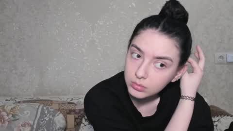 Snapshot of muuur_love chatting on April 19, 2026, 5:34 pm cute couple online show from April 19, 2026, 5:34 pm