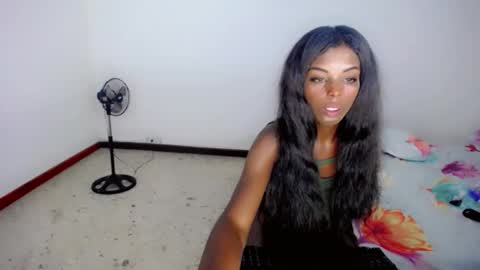 Snapshot of muyfer_latin_ts chatting on May 18, 2026, 4:07 am mayfer online show from May 18, 2026, 4:07 am