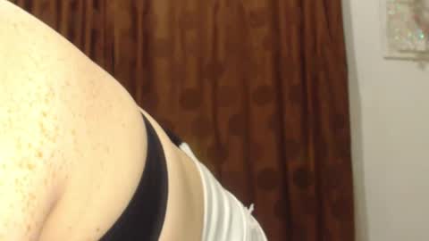     sara      i know you love me xoxox     online show from November 22, 2025, 2:21 am