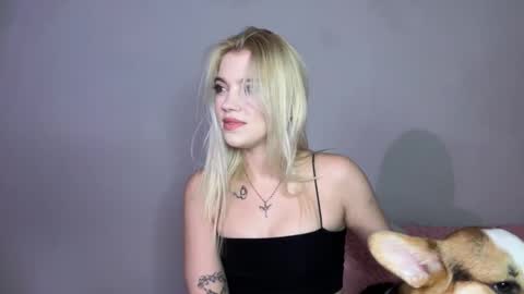 Lola online show from October 18, 2025, 5:57 pm