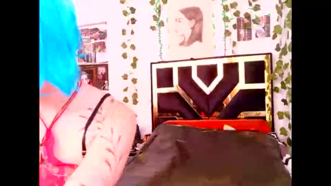 miagosling  NTMU  Dont forget follow me  online show from October 25, 2025, 4:46 pm