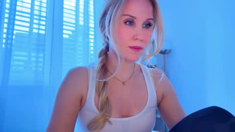 Mya-be Yours P online show from September 12, 2025, 4:18 pm