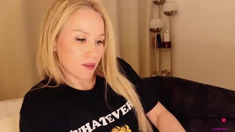 Mya-be Yours P online show from October 31, 2025, 11:50 pm