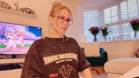 Mya-be Yours P online show from April 20, 2026, 7:04 pm