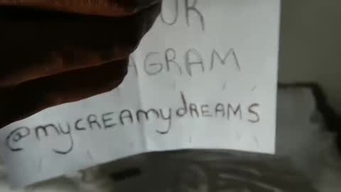 Snapshot of mycreamydreams chatting on December 15, 2024, 8:47 pm mycreamydreams online show from December 15, 2024, 8:47 pm