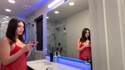 Snapshot of mycreamydreams chatting on February 5, 2025, 3:55 am mycreamydreams online show from February 5, 2025, 3:55 am