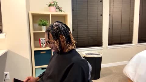 Snapshot of mycreamydreams chatting on February 13, 2025, 3:39 am mycreamydreams online show from February 13, 2025, 3:39 am