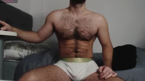 Snapshot of myhairymacho chatting on February 22, 2025, 2:39 am Juan  OF  myhairymacho online show from February 22, 2025, 2:39 am