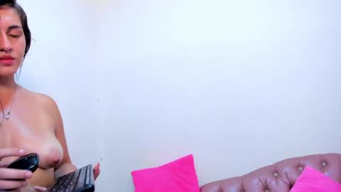 Snapshot of myinnocentwhore chatting on December 5, 2024, 6:32 am LINDA AND EMILIO online show from December 5, 2024, 6:32 am