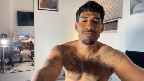 Myke esthetic online show from December 4, 2025, 5:50 am