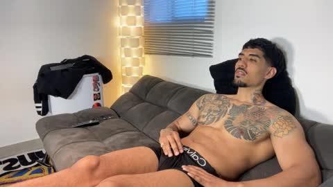 Myke esthetic online show from December 17, 2025, 10:16 pm