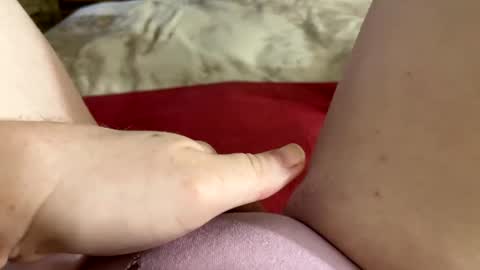 Snapshot of mykittyneedsuu chatting on January 13, 2025, 10:36 am Kitty online show from January 13, 2025, 10:36 am