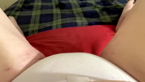 Snapshot of mykittyneedsuu chatting on October 22, 2025, 9:31 am Kitty online show from October 22, 2025, 9:31 am