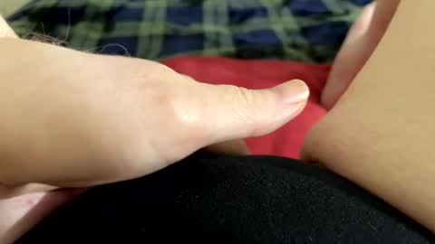 Snapshot of mykittyneedsuu chatting on November 15, 2025, 12:02 pm Kitty online show from November 15, 2025, 12:02 pm