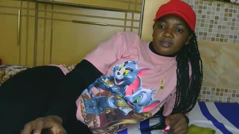 myla_clara online show from October 5, 2025, 9:13 pm