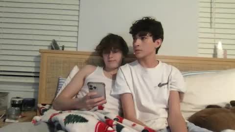 MylesMaxx online show from December 2, 2025, 4:29 am